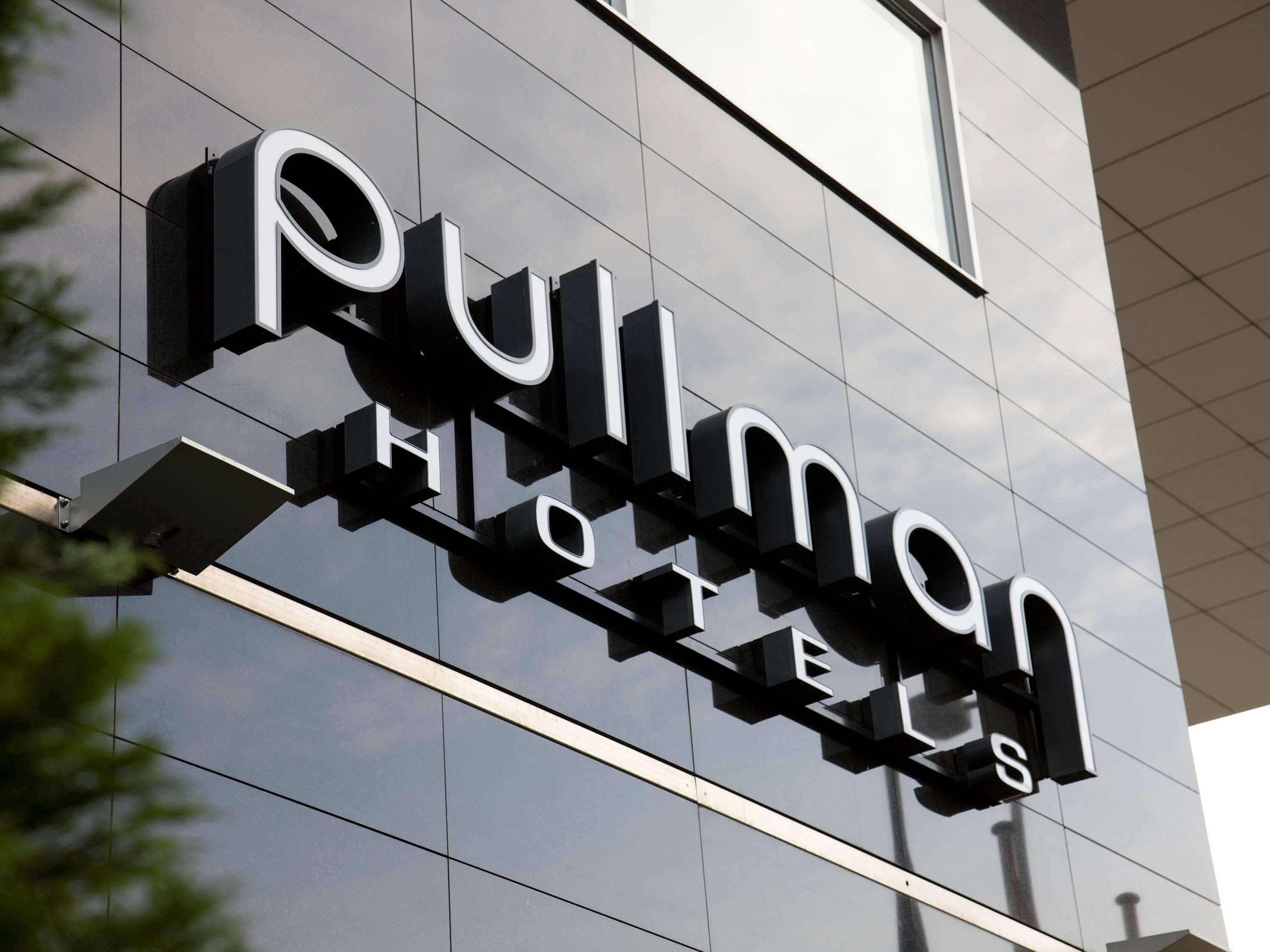 Pullman Cologne Hotel Bagian luar foto